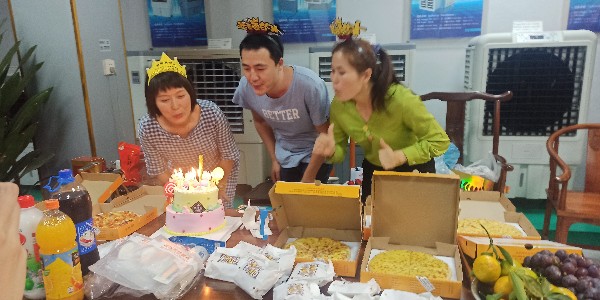 中優(yōu)能降溫工程廠(chǎng)家 11月員工生日會(huì)